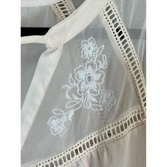 Torrid Floral Top 4X Ivory Crinkle Embroidered Boho Western Retro Indie Folk 80s - Picture 8 of 16
